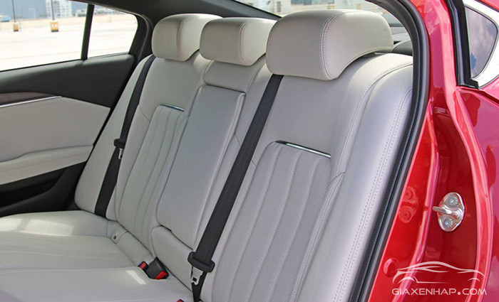 MazdaHàng ghế thứ hai phiên bản Luxury 6 2.0L Deluxe 2020
