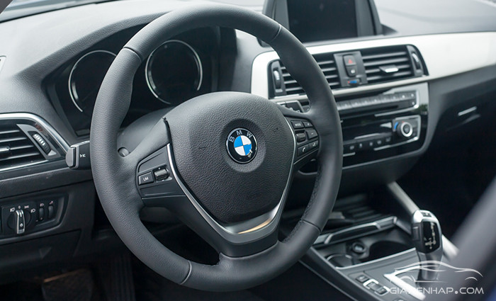 BMW 118i hatchback 2020