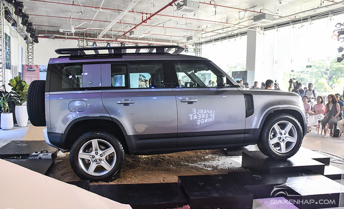 Land Rover Defender