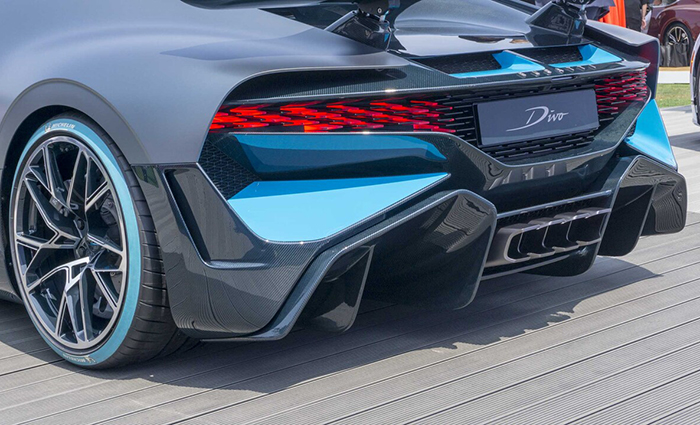 Đèn hậu Bugatti Divo