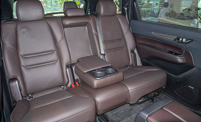 Hàng ghế thứ hai CX-8 Premium AWD