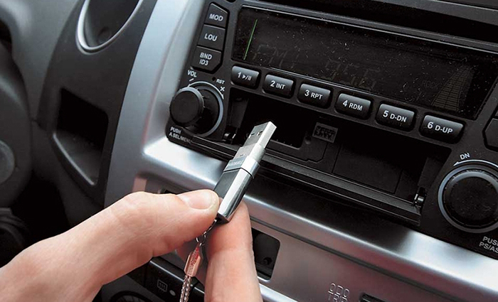 Hướng dẫn tải nhạc về USB ô tô, cách chọn USB nhạc cho xe hơi