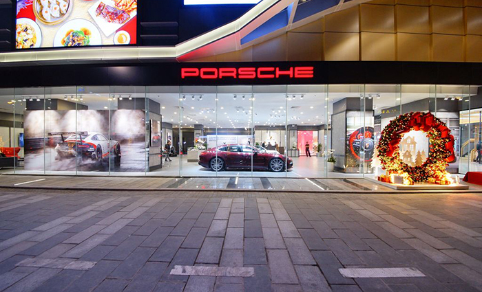 Porsche Studio Hà Nội
