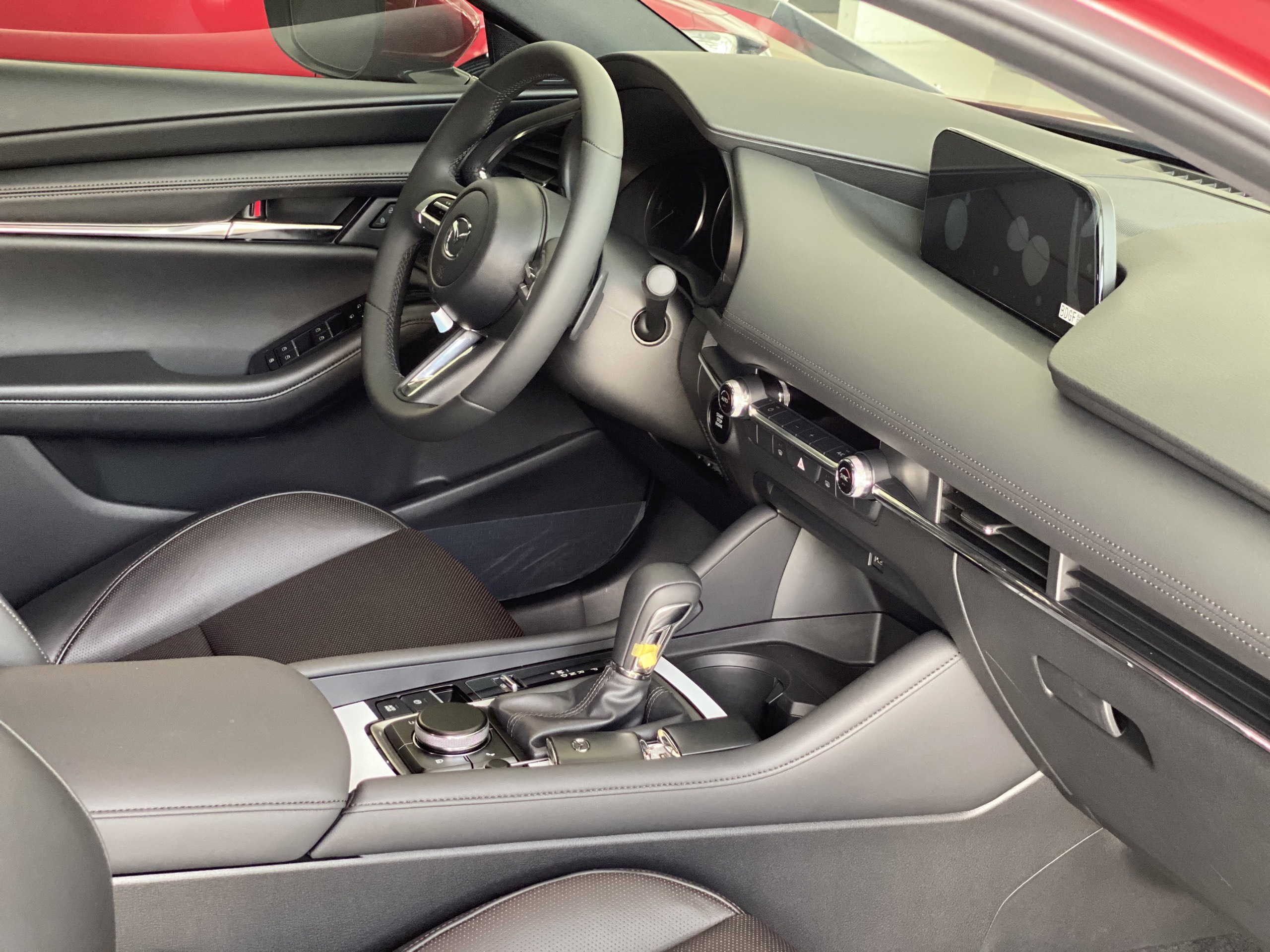 Khoang lái Mazda3 Sedan 1.5L Luxury