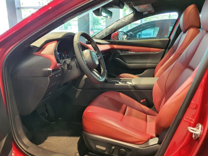 Khoang lái Mazda3 Sport 2.0L Signature Luxury