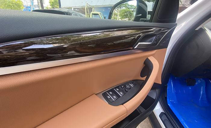 Cửa xe X3 sDrive20i