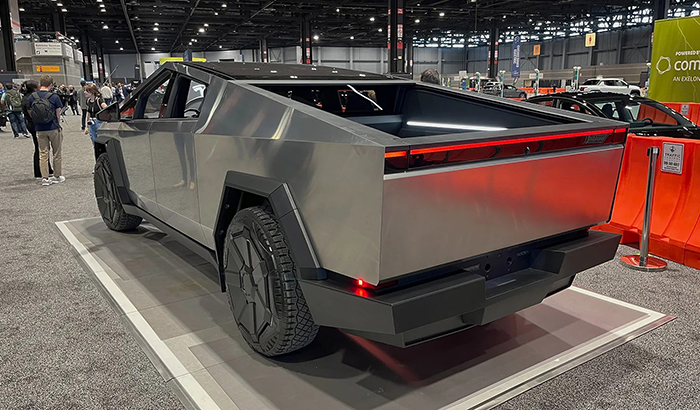 Góc sau Cybertruck