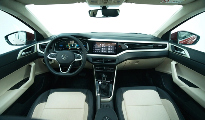 Khoang lái xe volkswagen virtus