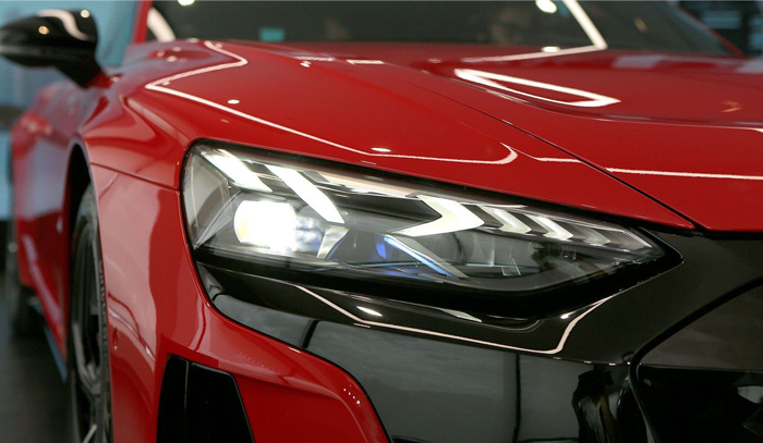 đèn xe audi e-tron