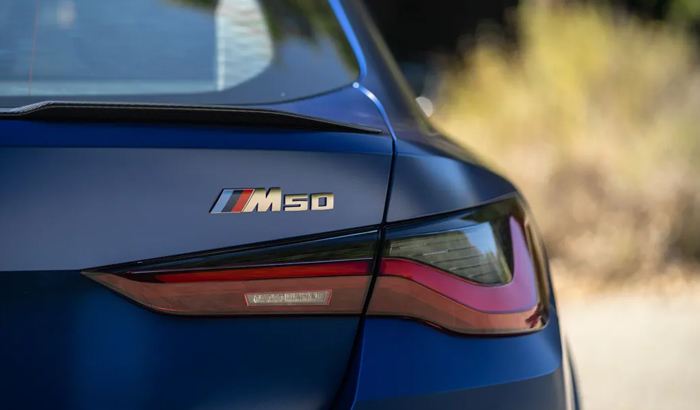 đuôi xe bmw i4