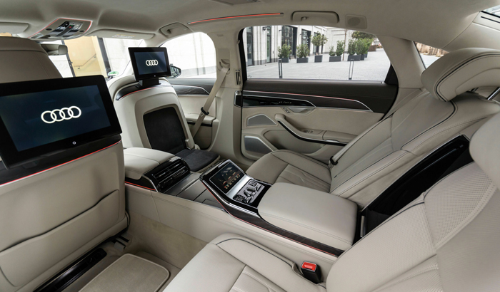 màn hình xe audi a8l 55 premium