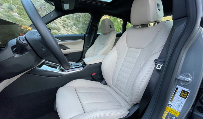 nội thất xe bmw i4 6