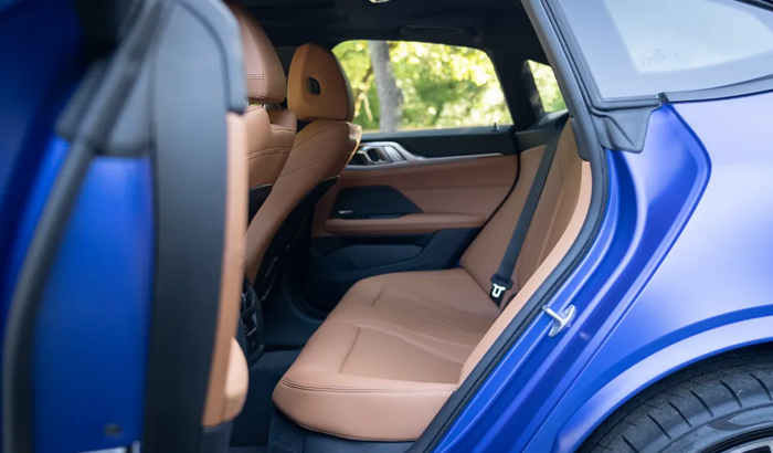 nội thất xe bmw i4 10