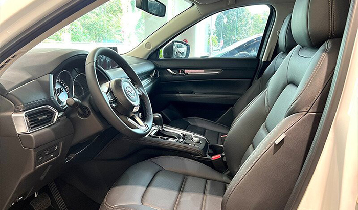 Khoang lái CX-5 Deluxe
