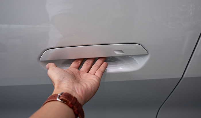 Tay nắm cửa i4 eDrive40