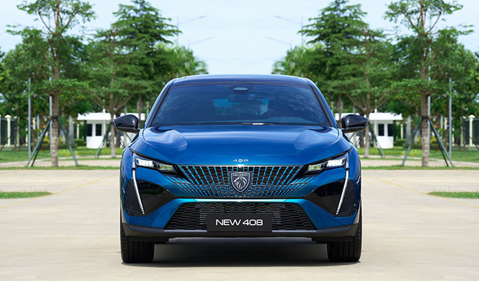 Đầu xe thiết kế mạnh mẽ