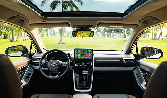 Nội thất Innova Cross HEV